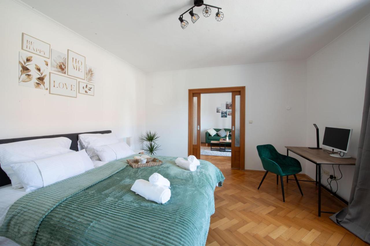 Bessa Homes 6 Personen 2 Schlafzimmer, 3 King Size, Betten, Balkon, Kueche Haag in Oberbayern Ngoại thất bức ảnh