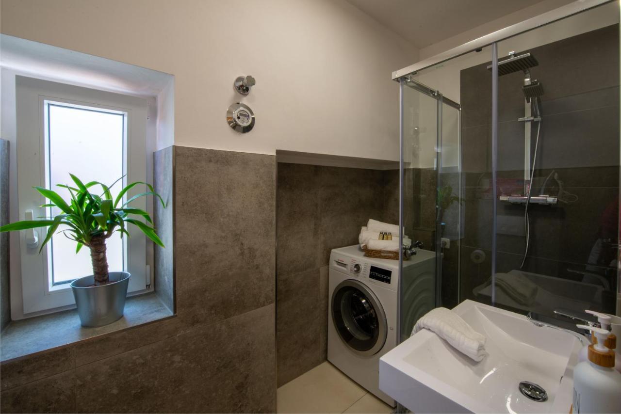 Bessa Homes 6 Personen 2 Schlafzimmer, 3 King Size, Betten, Balkon, Kueche Haag in Oberbayern Ngoại thất bức ảnh