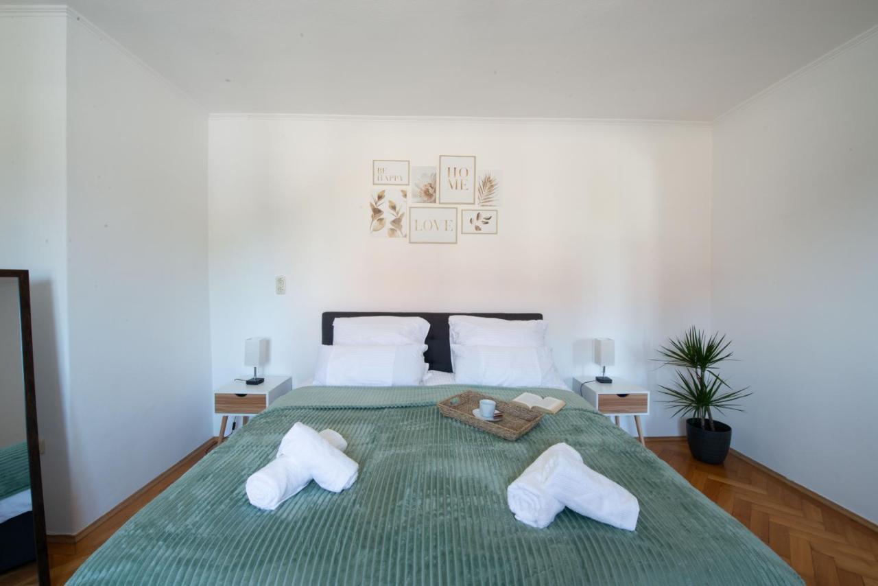 Bessa Homes 6 Personen 2 Schlafzimmer, 3 King Size, Betten, Balkon, Kueche Haag in Oberbayern Ngoại thất bức ảnh